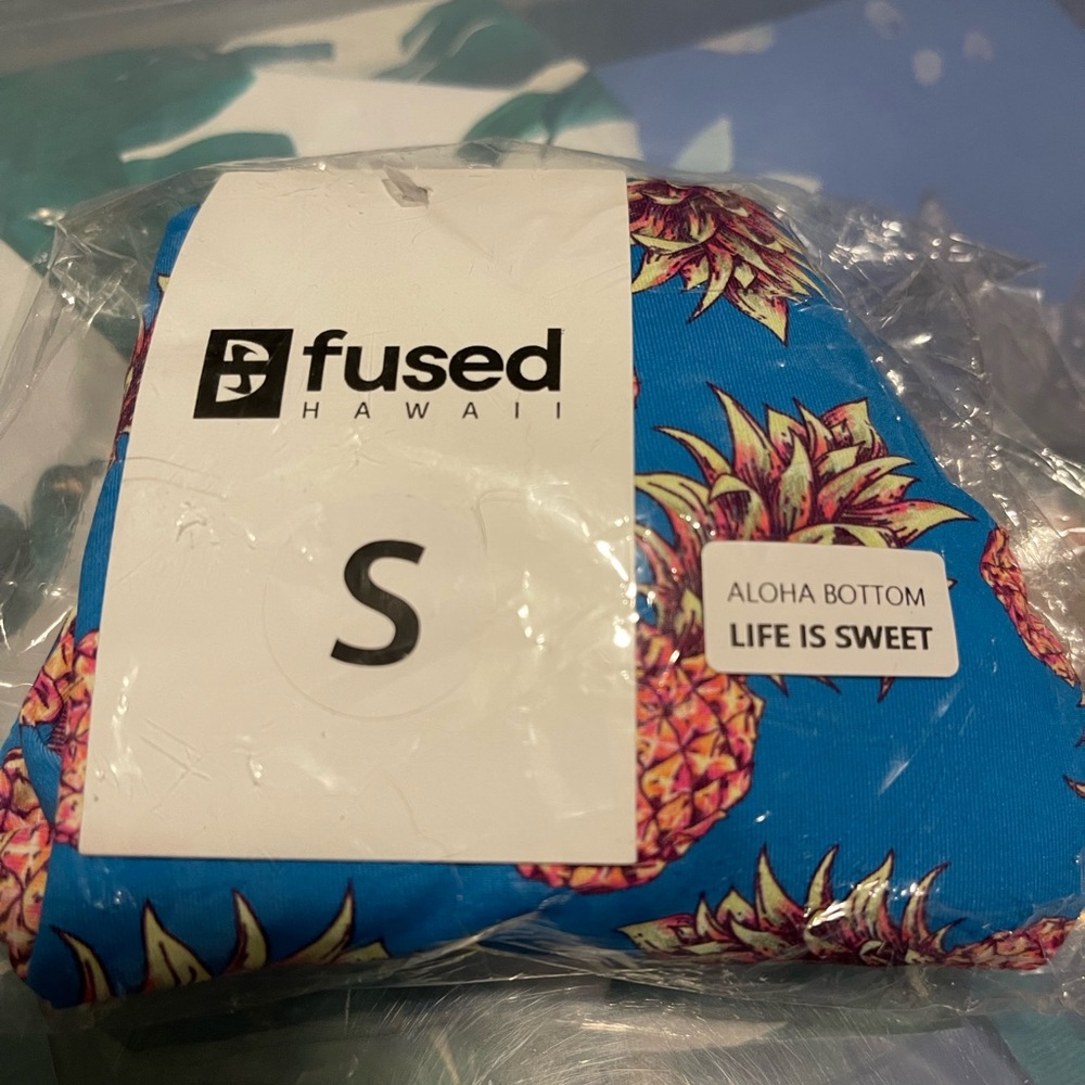 Fused Hawaii Aloha Bottoms, nwt size small